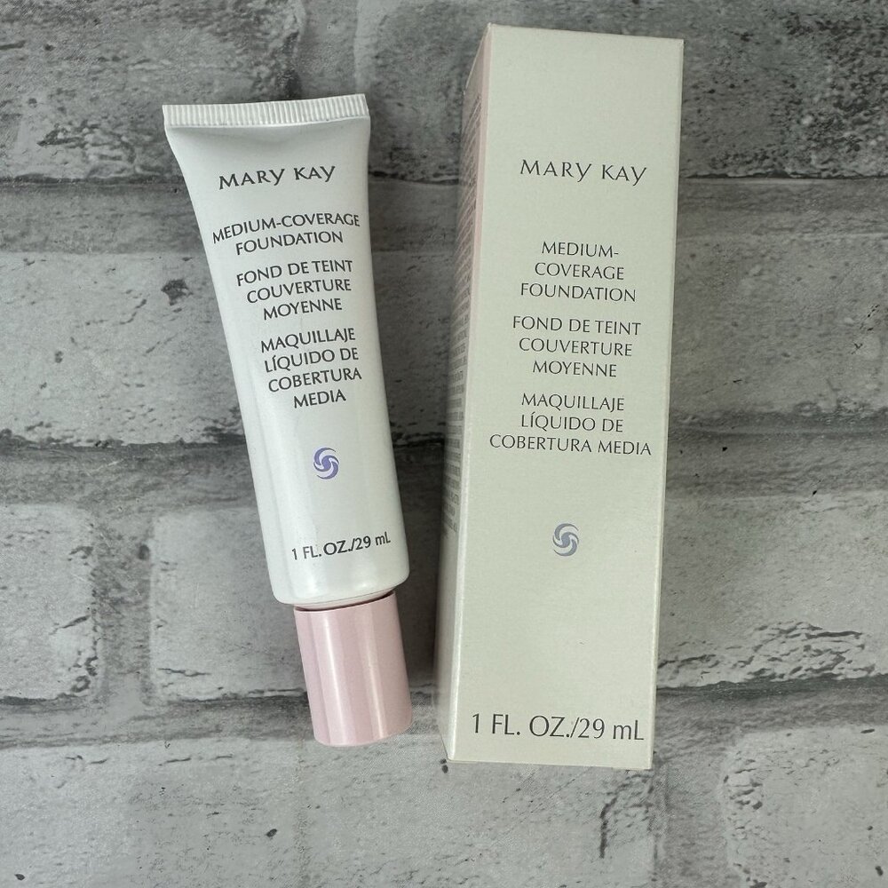Mary Kay Medium Coverage Foundation Ivory 105 303600 Pink Cap NOS Discontinued
